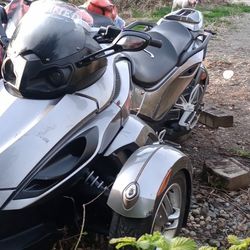 2011 Can Am Spyder 