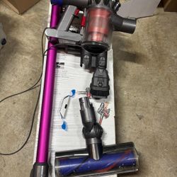 Dyson V6 SV09 With Accessories, Need Battery