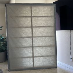 Queen box spring brand new (never used )