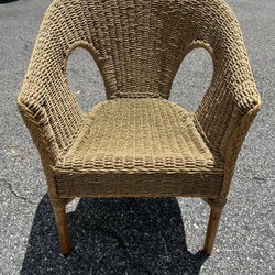 ** ACCENT CHAIR **