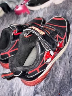 Spider man shoes (size 10) kids
