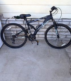 Bike black hyper shimano