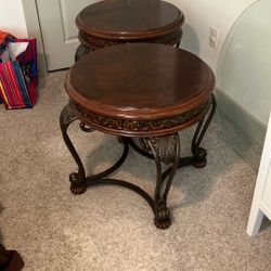 2 Vintage End Tables 
