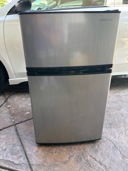 Mini Fridge Insignia 3.1 cu ft