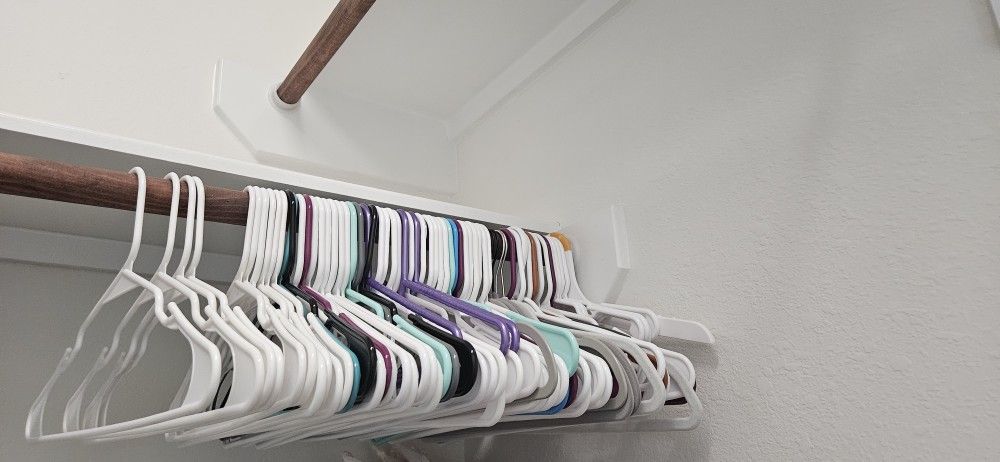 Set Of 80 Hangers