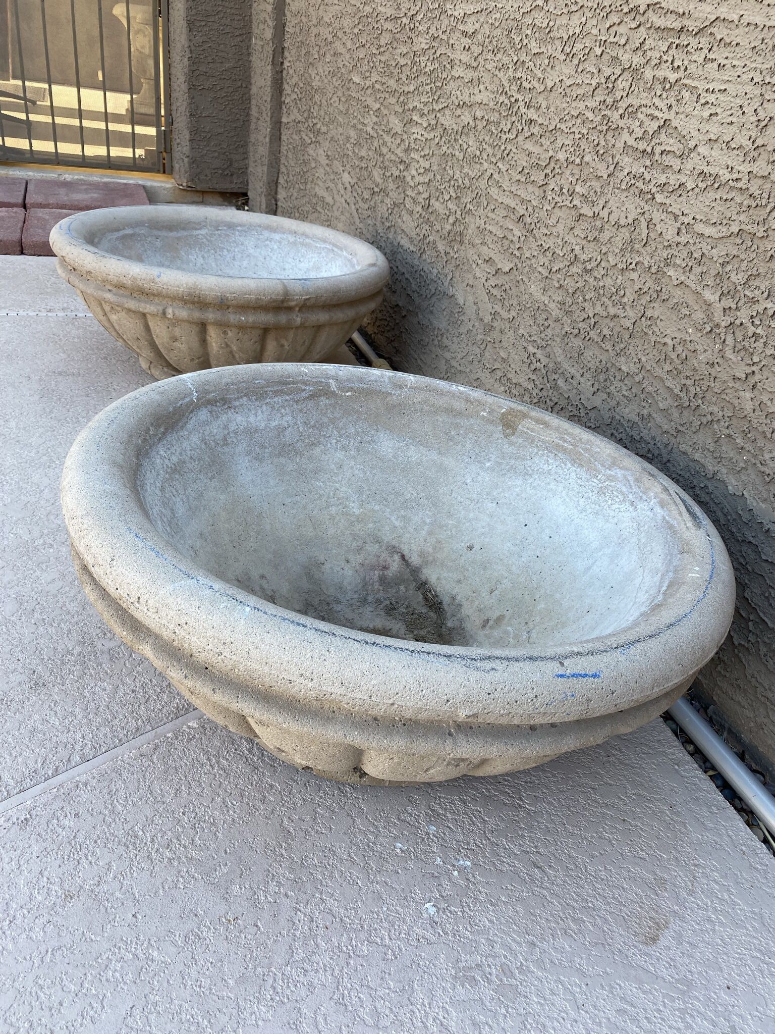 2 XL COMMERCIAL HEAVY CONCRETE GARDEN POTS. PAIR HUGE CEMENT PLANTERS . ( W~ 30 1/2 Inches x H ~ 14 Inches ) PAIR s ONLY $155.oo SILVERADO RANCH