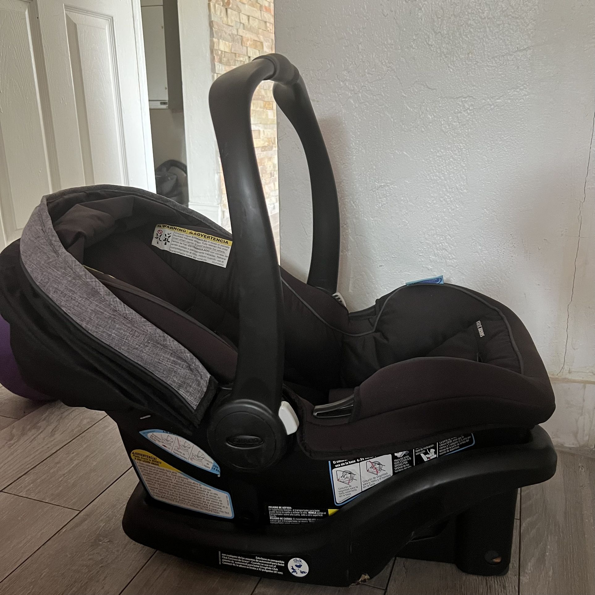 Graco SnugRide 35 DLX Infant Car Seat
