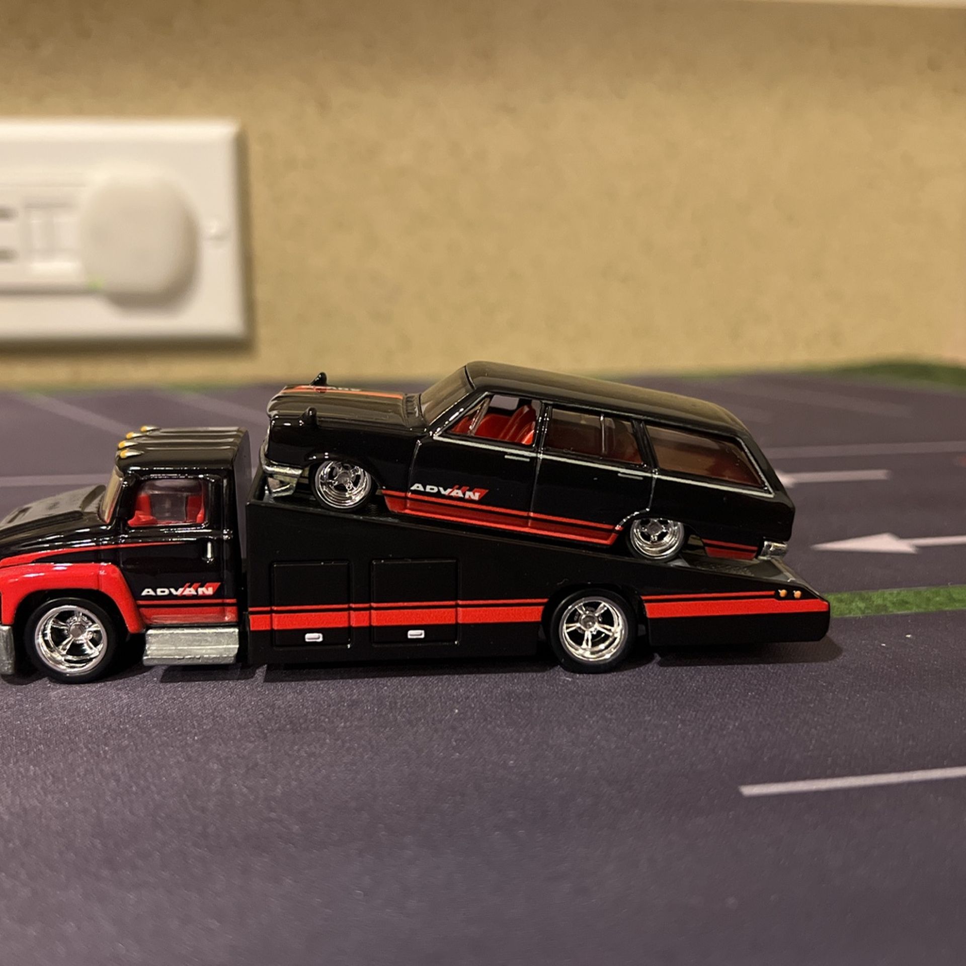 Hot Wheels Transport Skyline Van