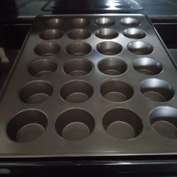 Wilton 24 Count Muffin/Cupcake Pan