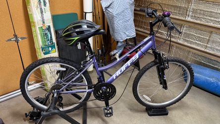 Women’s Girls 10 Speed All Terrain Bike Bicycle with Indoor Riding Stand. Like NEW!