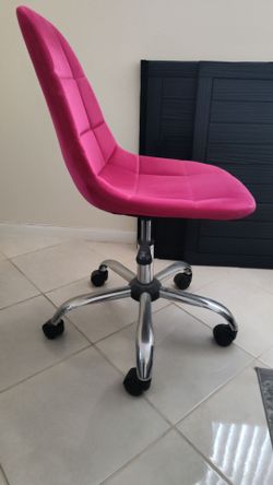 Adjustable Pink Vanity/Office Chair