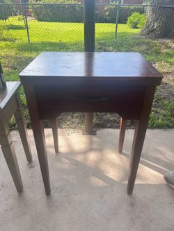 Singer vintage drop in sewing cabinet (BEST OFFER)