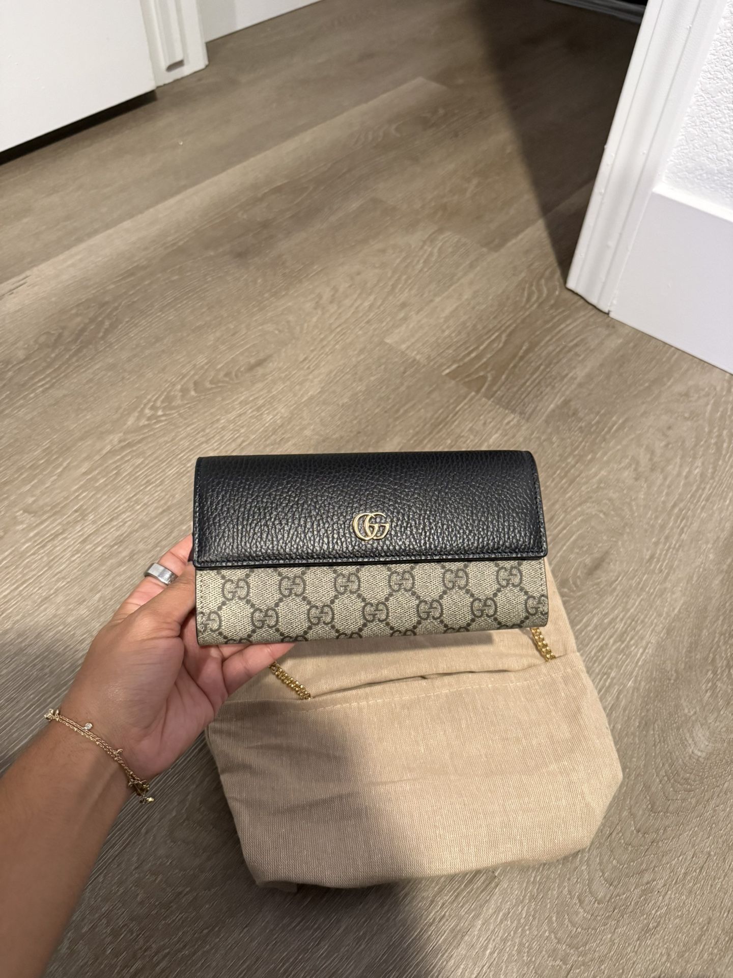 Gucci Marmont bi-color wallet on chain