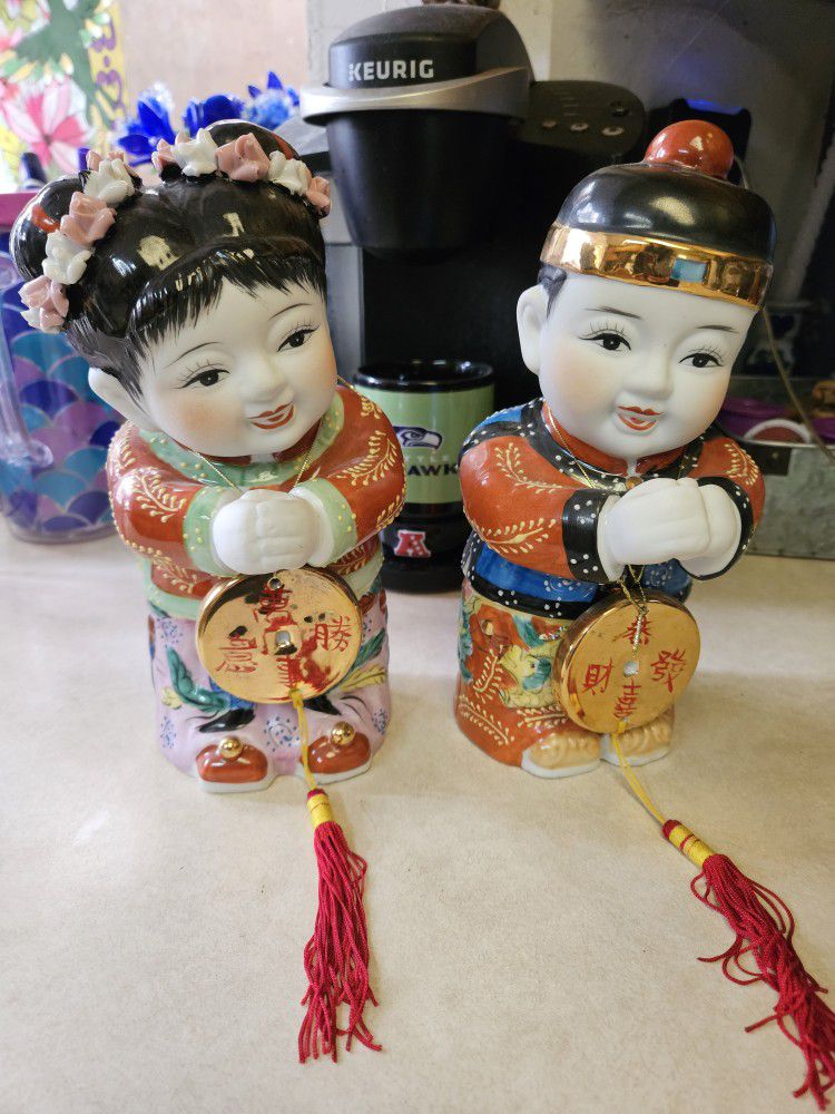 Boy And Girl Statue Set (2)