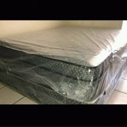 King size new thick pillow top bed can deliver 