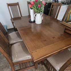 Dinning Table 