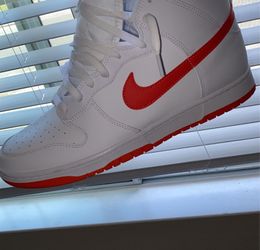 Nike Dunks Mid