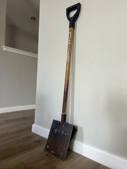 Roof shovel