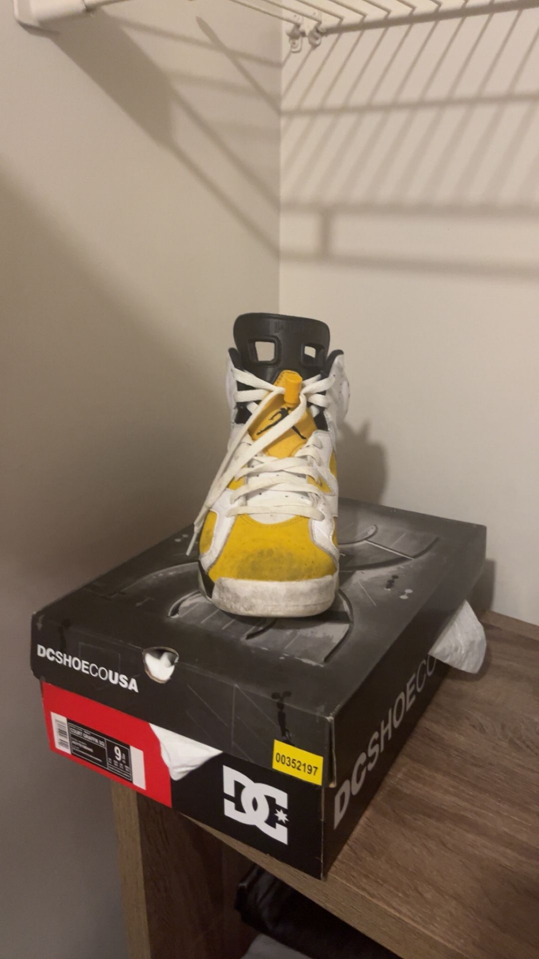 Jordan 6 Yellow Orche