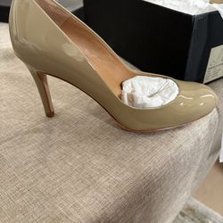 Ann Taylor Nude Pump shoes