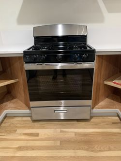 4.8 cu. ft. Gas Range in Stainless Steel