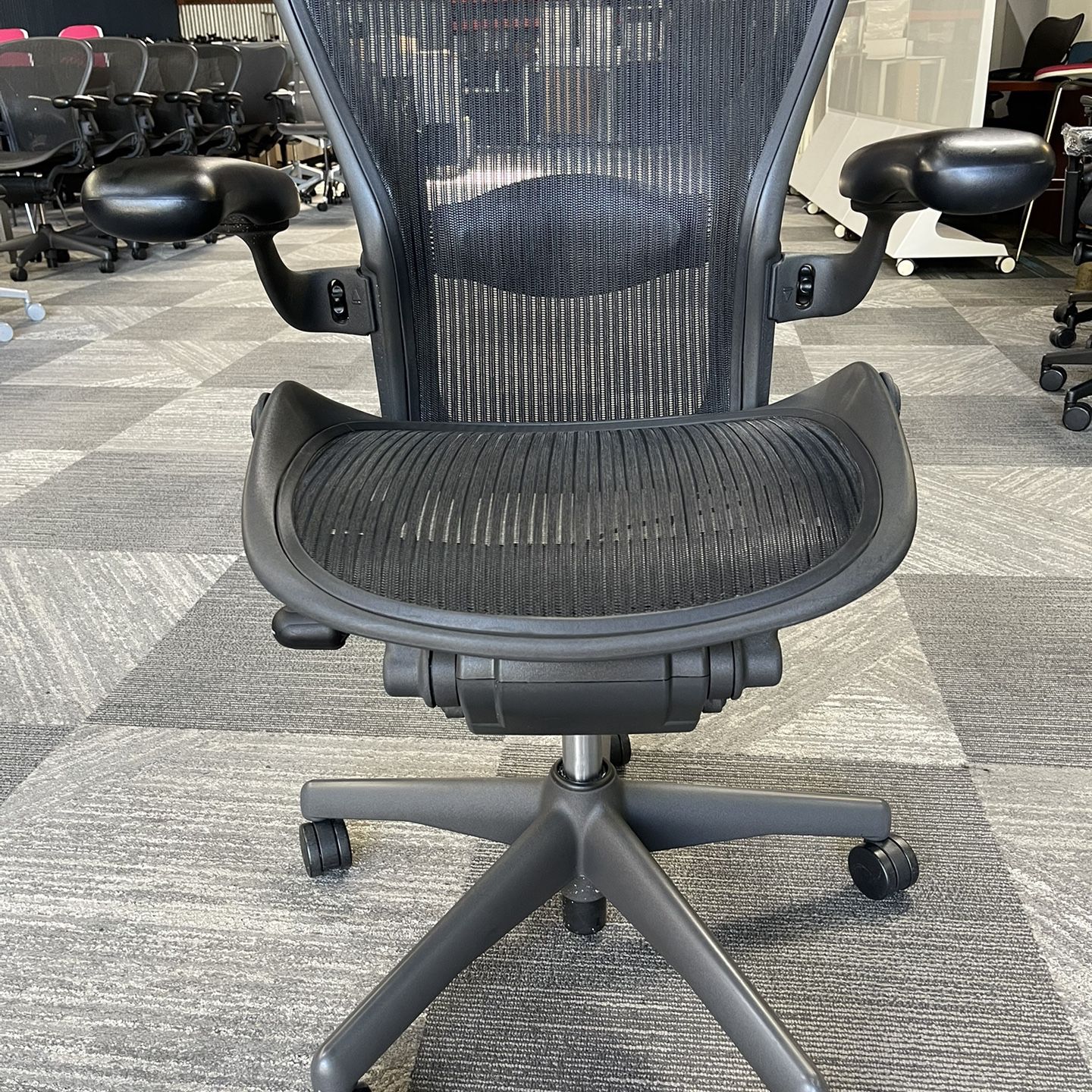 HERMAN MILLER AERON CHAIRS SIZE B FULLY LOADED 