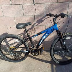 Diamondback ⛰️Mountain  Bike  Size 24" Young Adult Size 