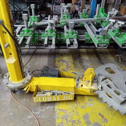 Global Jig Three Dimensional Frame Machine With Mercedes Clamps