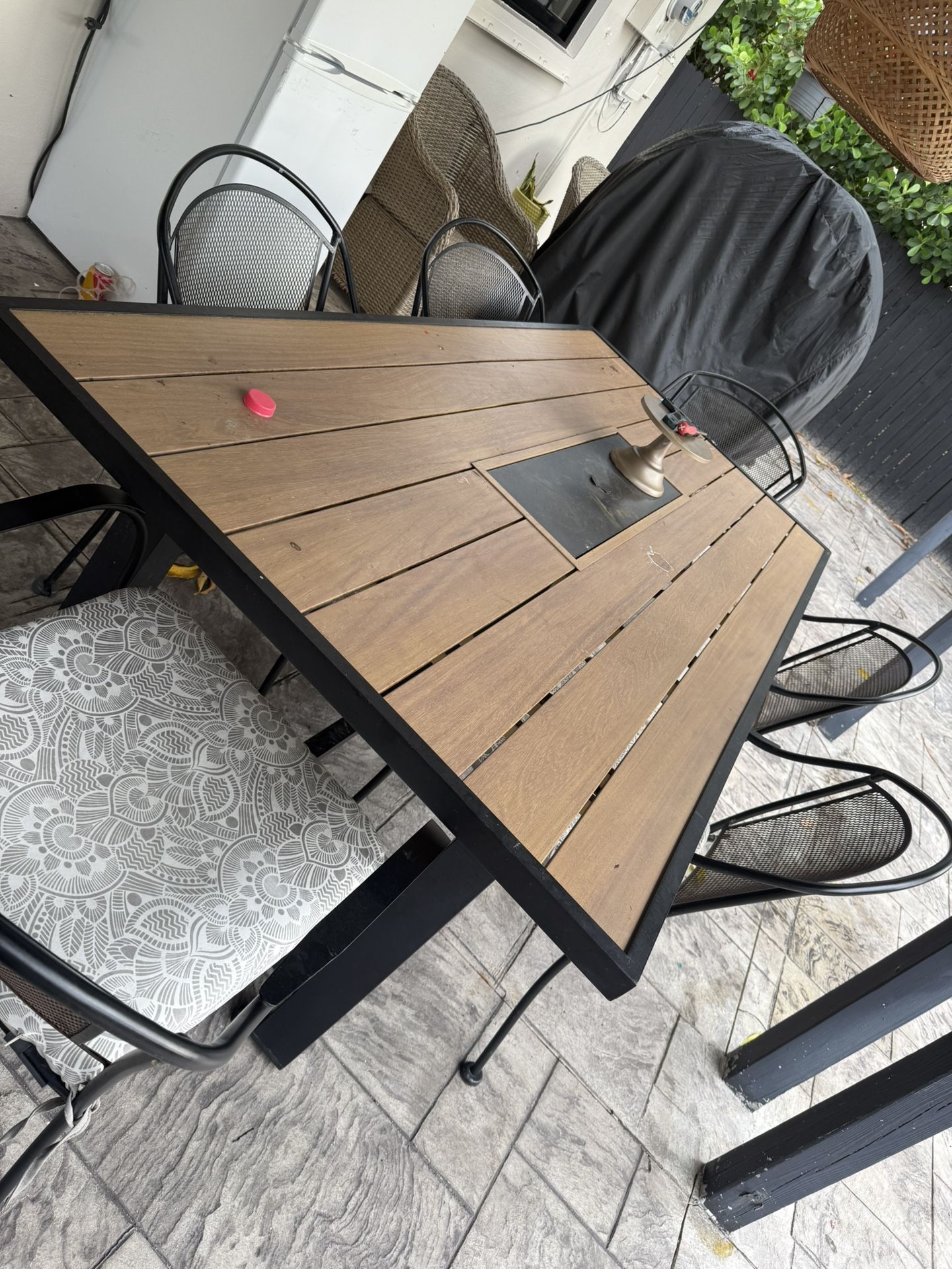 Outdoor Dinning Table