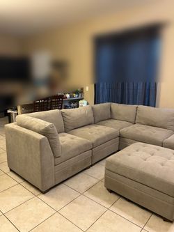 Thomasville Tisdale Modular Sectional 6-piece with Storage Ottoman Couch