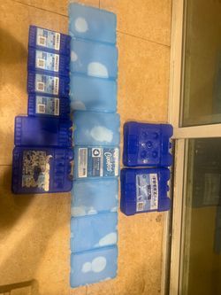 Ultra-thin, space-saving, reusable ice packs that freeze quickly; suitable for lunch boxes or coolers. Sold as a set; not sold individually.