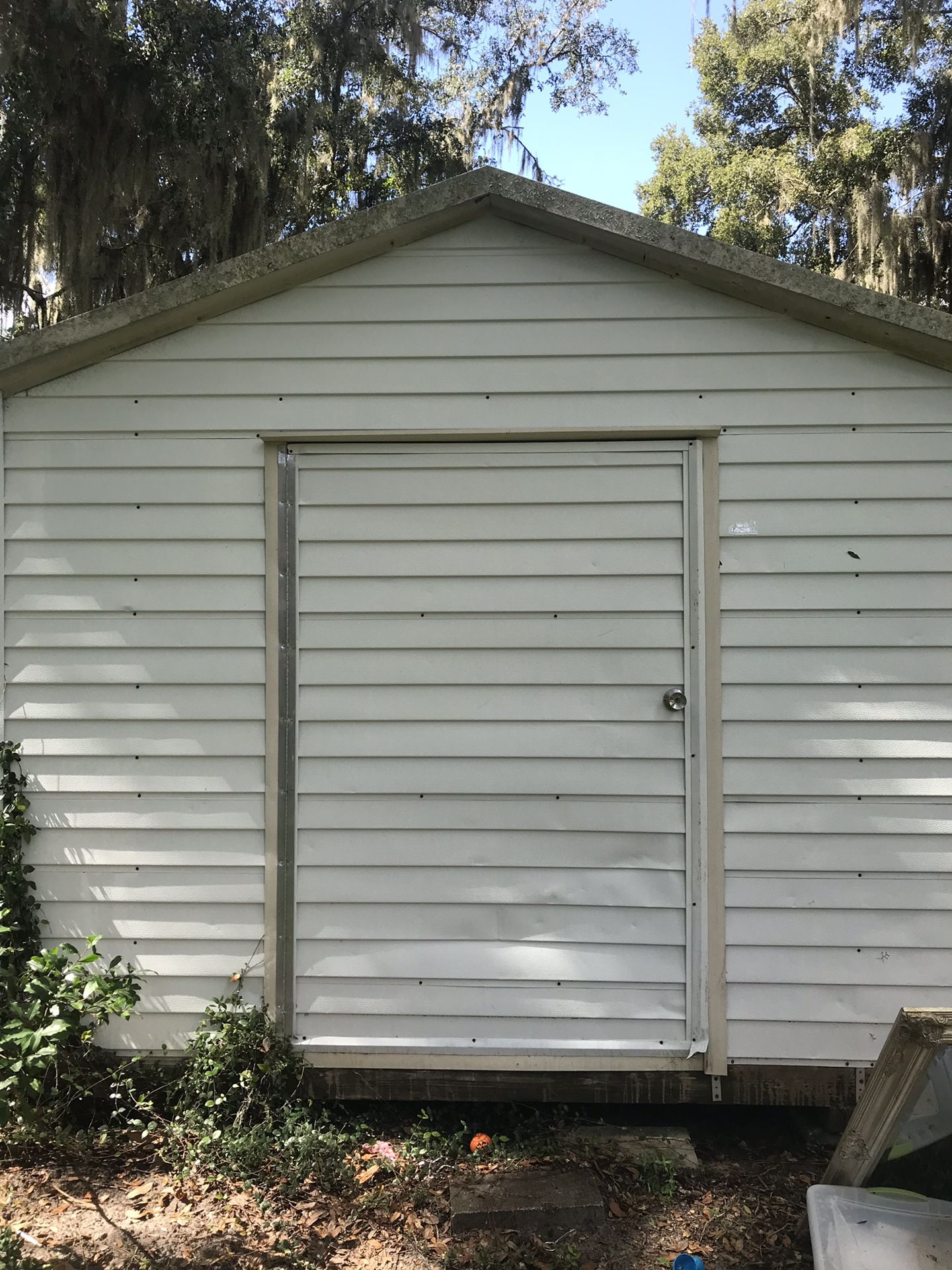 Outdoor aluminum shed