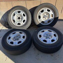 Honda CRV Take Offs, Tires And Wheels 16”