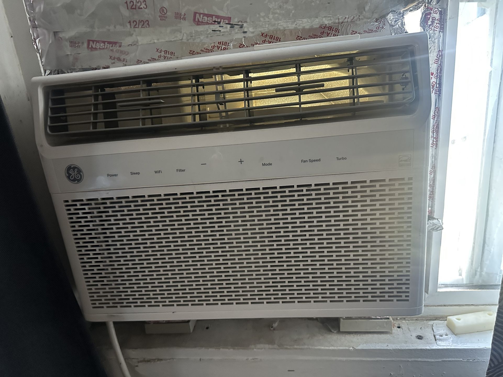 GE WINDOW AC -used - Works Great Bought Just Over A Year Ago