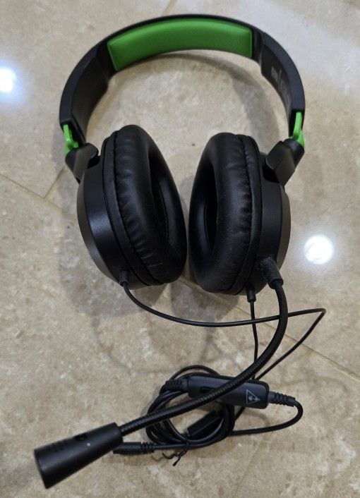 Gaming Headphones  By Green Turtle 