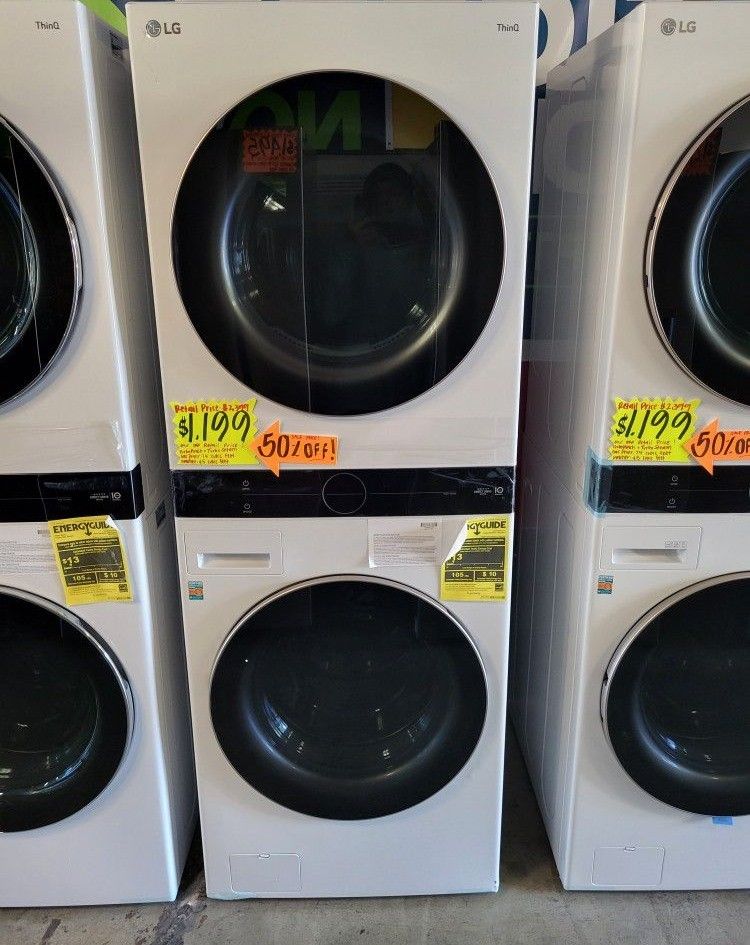 LG ThinQ WashTower Single Unit Front Load Washer 4.5 Cubic Feet Dryer 7