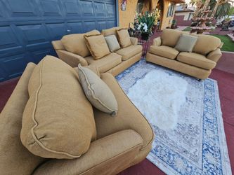 Beautiful living room set Couch With Sofa Ottoman  storage Chair Pillow Luxurious Design Furniture totally Deep Clean Good Condition