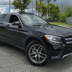 2019 MERCEDES-BENZ GLC300 AMG