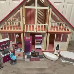 Vintage Barbie Doll House With Accessories 