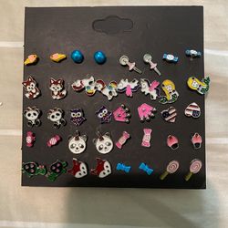 20 Earrings, Never used
