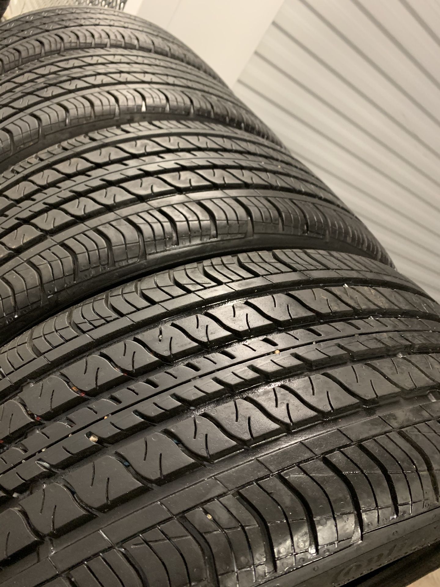 235 40 19 Continental set of 4 tires