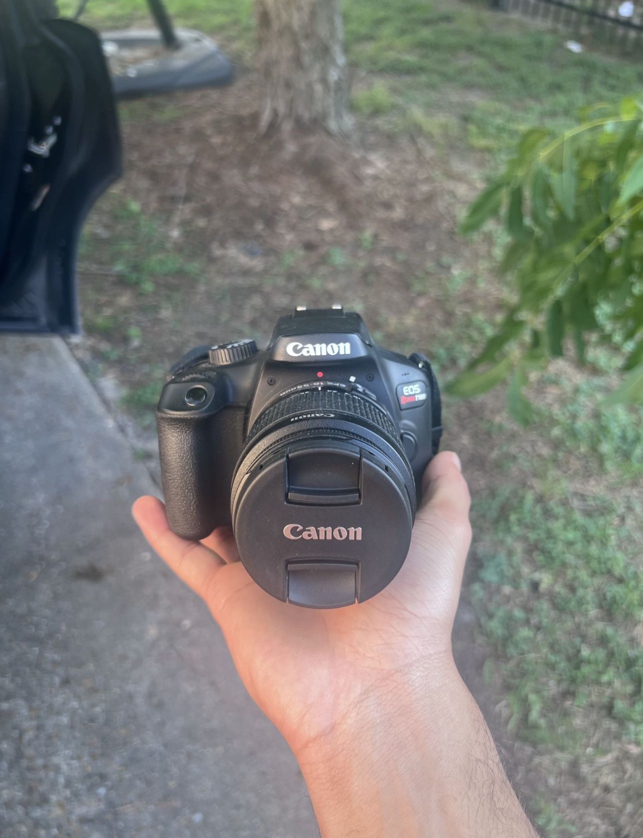 Canon EOS Rebel T100