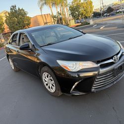 2016 Toyota Camry le