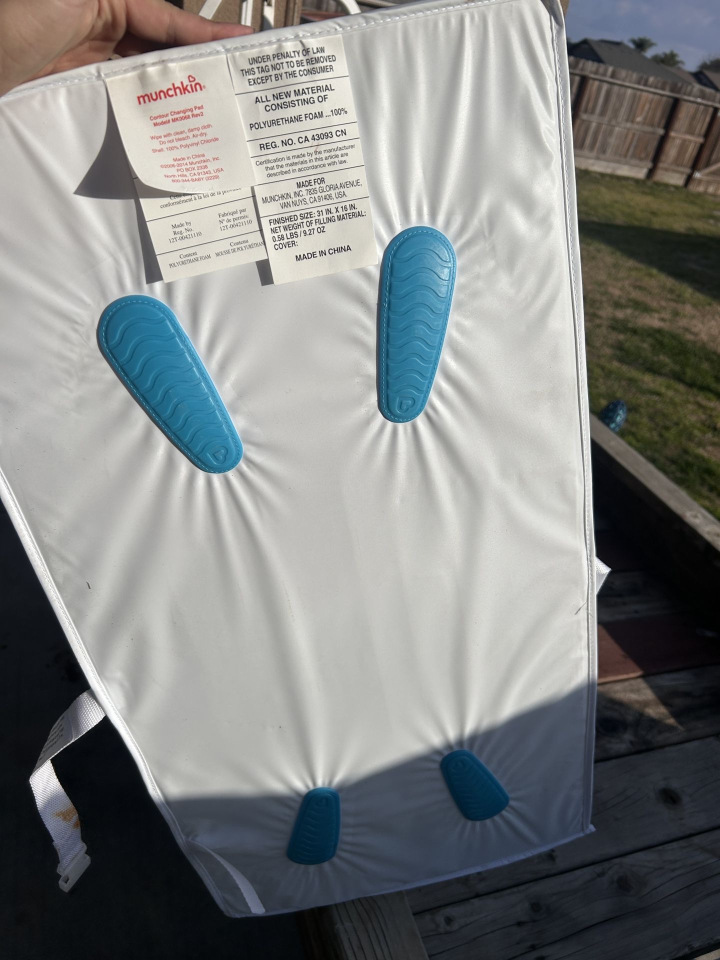 Munchkin Changing Table Brand New Lost Bag