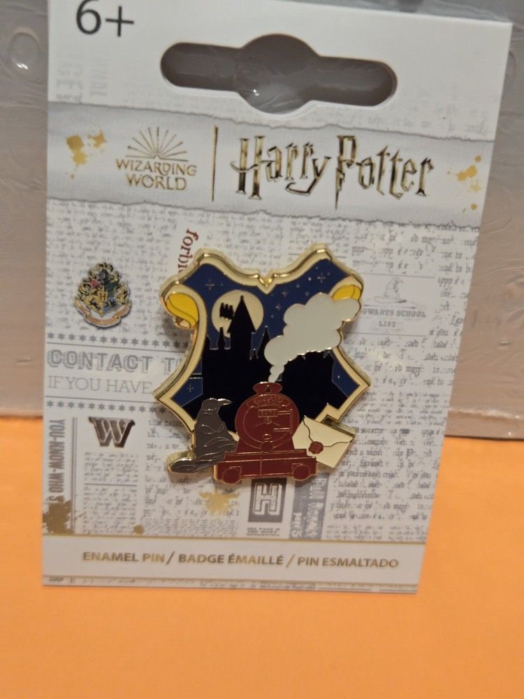 Harry Potter Hogwarts Castle Silhouette Enamel Metal Pin