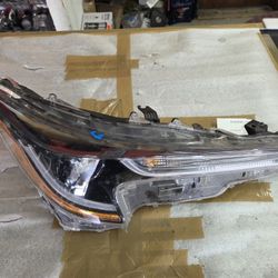 2020 - 2022 Toyota corolla right headlight