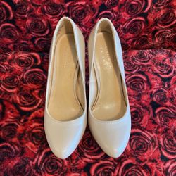 Lauren Conrad 6 1/2  Natural Color Heels 👠 