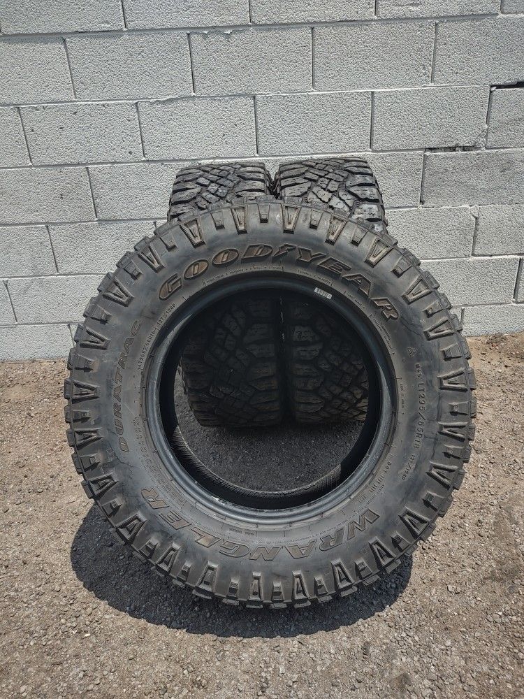 18" 33" Goodyear Duratrac Tires