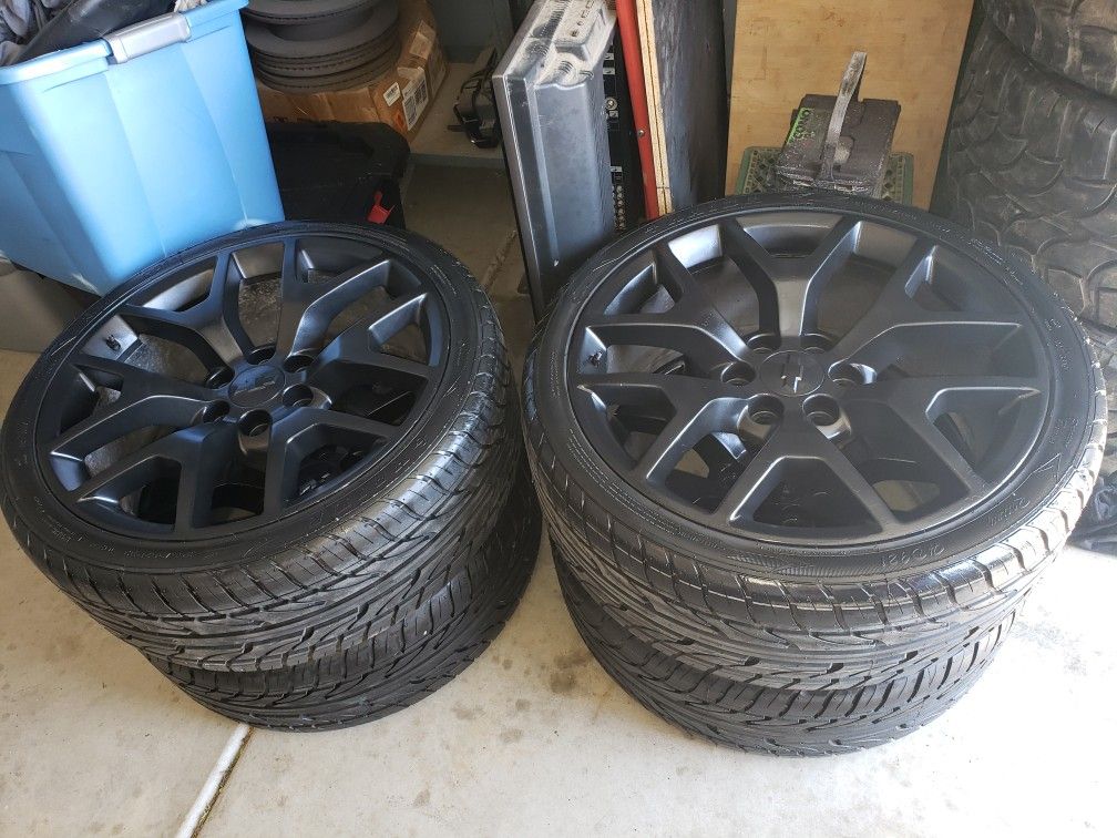 22" Painted Black 4 NEW TIRES LOW PRO. for Sale in Hanford, CA OfferUp