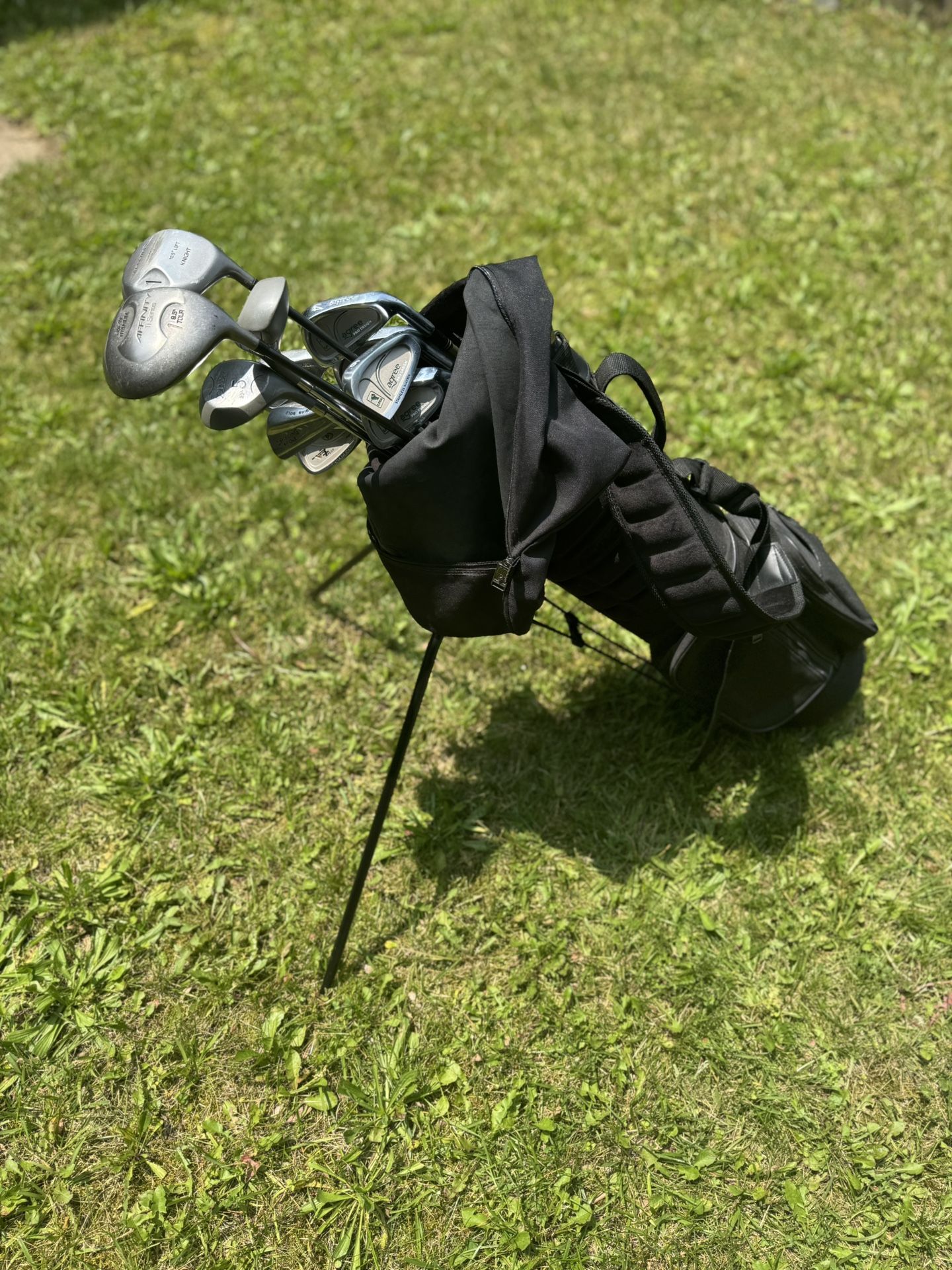🏌️ Complete Mixed Iron Golf Set + Bag – Great Starter or Practice Set